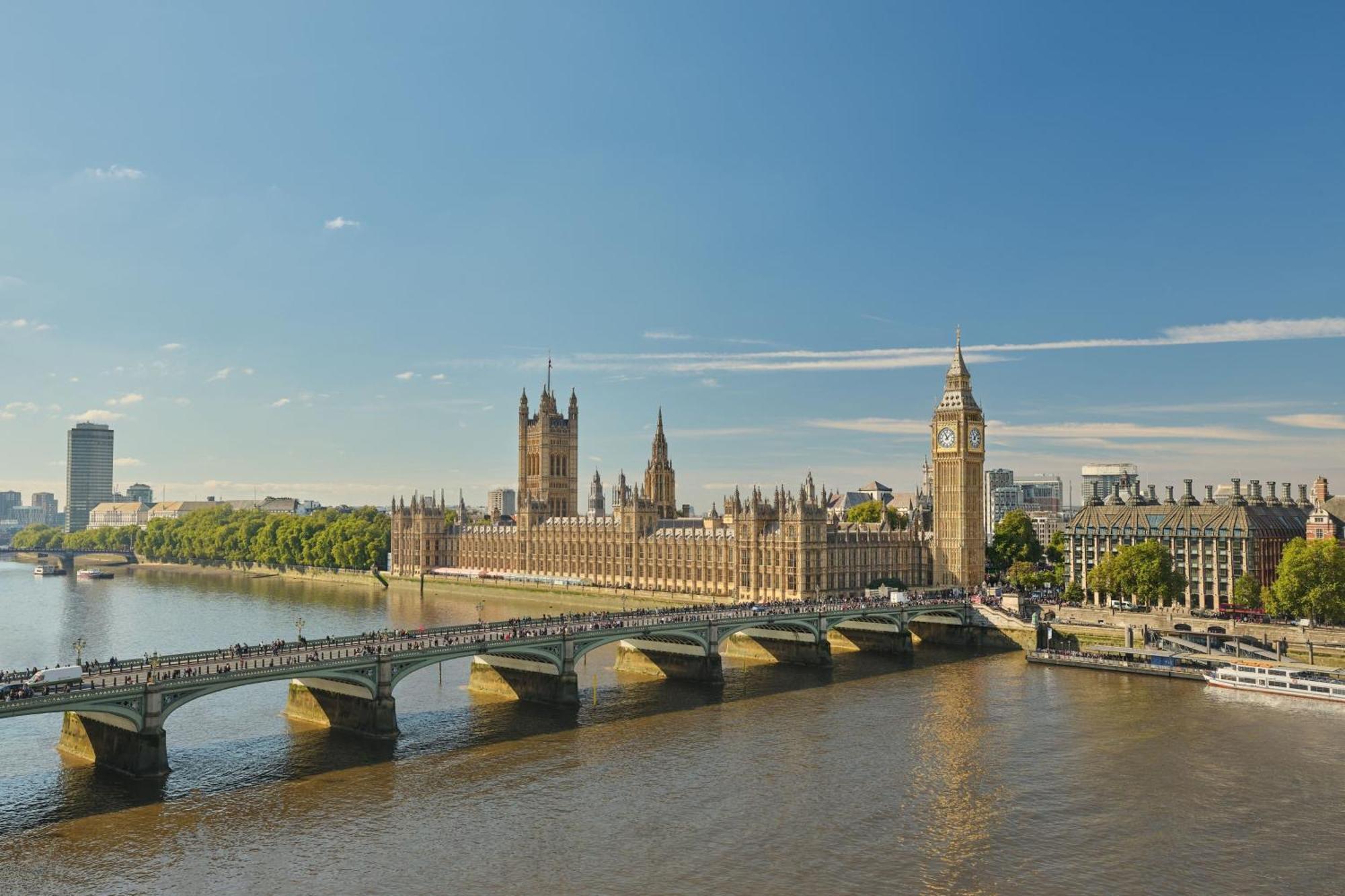 London Marriott Hotel County Hall Exterior foto